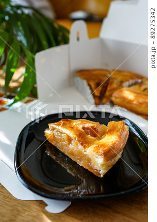 焼きたてアップルパイ 焼きたてアップルパイ 89275342
