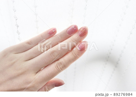 ピンクのセルフネイル 89276984