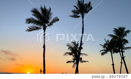 Beautiful sunset over calm ocean water Beautiful sunset over calm ocean water 89278587