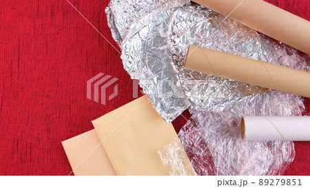 捨てないで、まだ再利用できる、家にある資源。 捨てないで、まだ再利用できる、家にある資源。 89279851