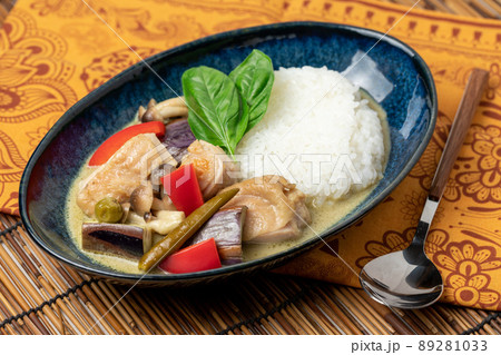 タイのグリーンカレー タイのグリーンカレー 89281033