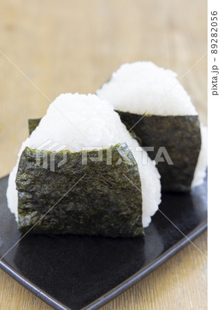 おにぎり 89282056