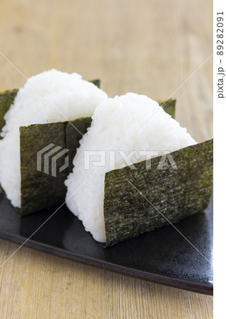 おにぎり おにぎり 89282091