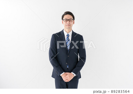 ビジネスマン　ミドル　ポートレート 89283564
