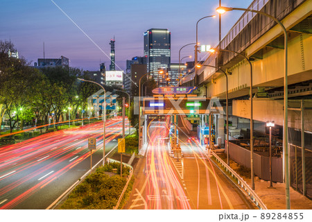 《愛知県》名古屋都市風景 若宮大通の夕景 《愛知県》名古屋都市風景 若宮大通の夕景 89284855
