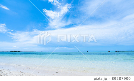 宮古島・伊良部島　美しい砂浜と不思議な岩　佐和田の浜 89287900