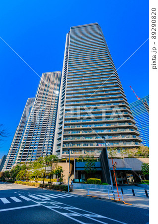 東京　中央区晴海の都市風景　晴海埠頭のタワーマンション 89290820