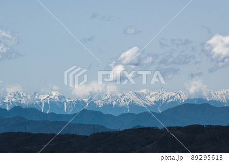 佐久平PAからの穂高、槍ヶ岳他北アルプス連峰の眺望 89295613