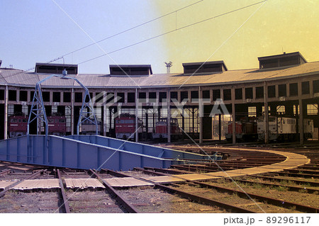 昔の吹田機関区　扇形機関庫 89296117