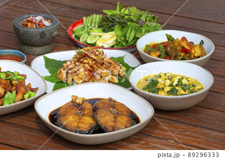 Local thai food 89296333