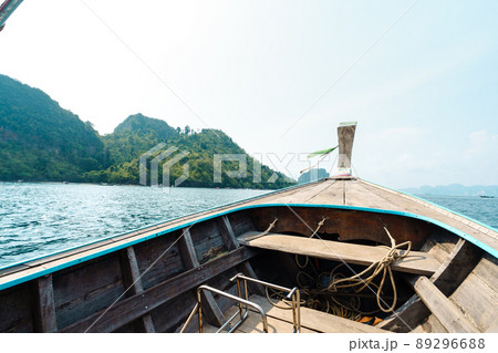 Boat trips on the seas and islands,Travel on a long-tail boat 89296688