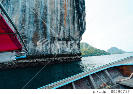 Boat trips on the seas and islands,Travel on a long-tail boat 89296717