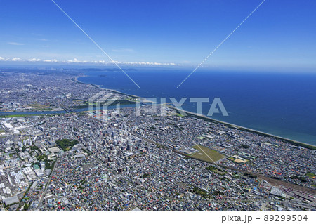 平塚上空より湘南海岸と江ノ島を望む・平塚上空 空撮	 89299504
