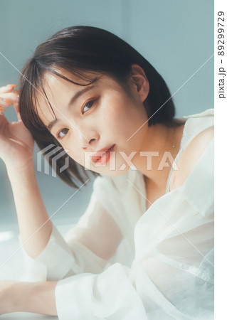 若い女性のビューティー、メイクアップイメージ 89299729