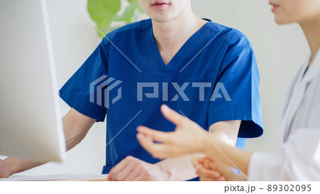 医者・医療・会議・ミーティング 医者・医療・会議・ミーティング 89302095