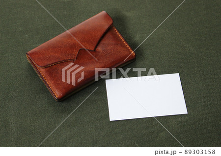 上品なビジネスカード（合成用） 89303158