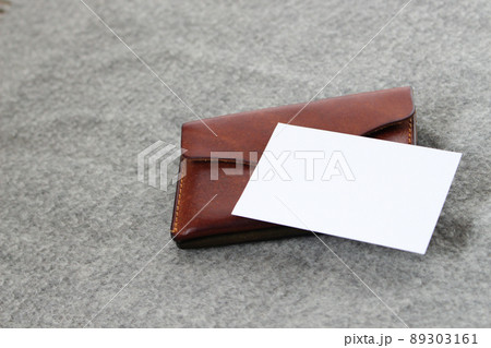 上品なビジネスカード（合成用） 89303161