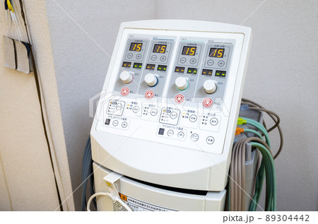 鍼灸院の低周波治療器のイメージ 89304442