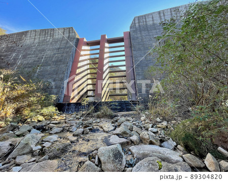 六甲山登山道魚屋道(ととやみち)瑞宝寺谷砂防ダム 鋼管堰堤 六甲山登山道魚屋道(ととやみち)瑞宝寺谷砂防ダム 鋼管堰堤 89304820