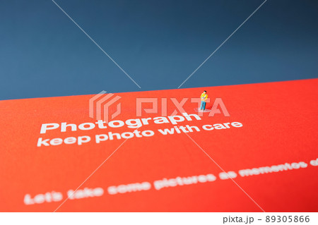 写真アルバムと人々(カメラマン) 写真アルバムと人々(カメラマン) 89305866