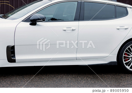 Side rear-view mirror and door 89305950