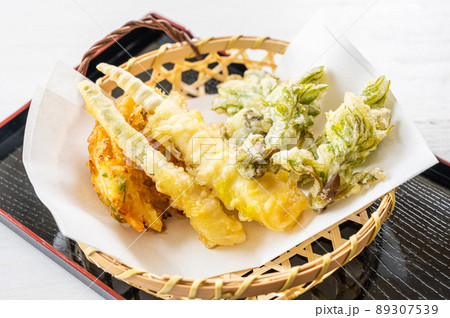 山菜の天ぷら盛り合わせ 89307539