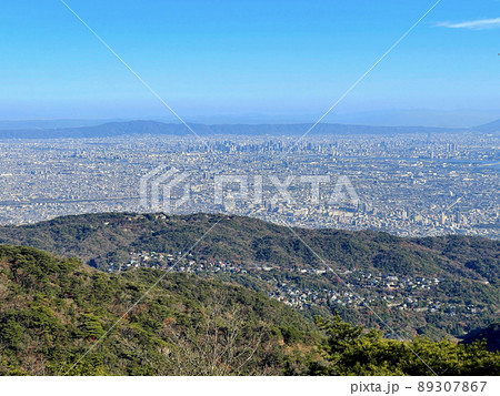 六甲山山頂より芦屋、西宮、尼崎、伊丹、大阪市中心部、生駒山系などを望む 六甲山山頂より芦屋、西宮、尼崎、伊丹、大阪市中心部、生駒山系などを望む 89307867