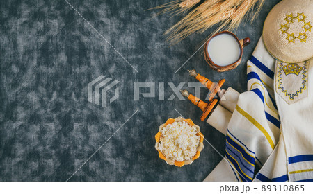 Shavuot kosher food fresh dairy products milk, cottage cheese wheat 89310865