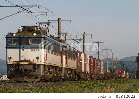 ED79重連牽引の貨物列車 89312022