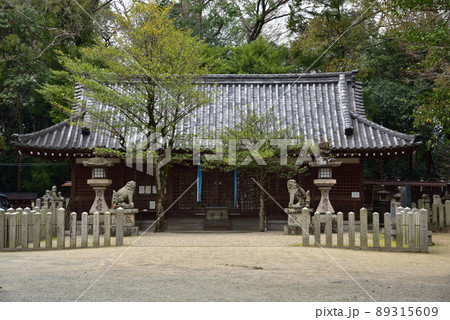 鏡作坐天照御魂神社の拝殿 89315609