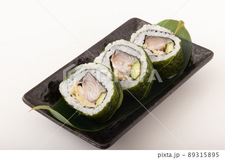 鯖の押し寿司 蕗(ふき)の葉巻き 鯖の押し寿司 蕗(ふき)の葉巻き 89315895