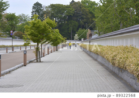 水戸城跡地付近に復元された大手門周辺 89322568