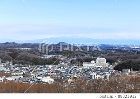 【小川町　仙元山見晴らしの丘公園　展望台より赤城山を望む】 89323912