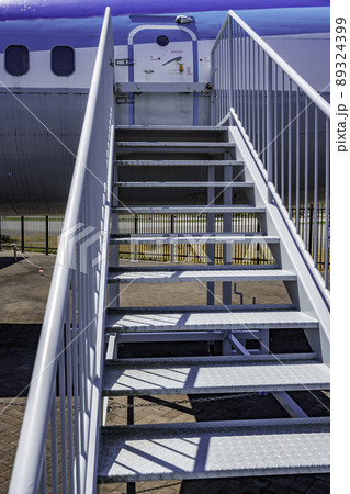 コウノトリ但馬空港　YS-11　兵庫県豊岡市 89324399