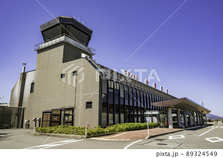 コウノトリ但馬空港　ターミナルビル　兵庫県豊岡市 89324549
