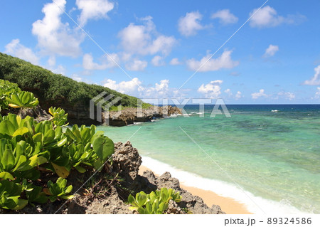 沖縄県 今帰仁村 古宇利島 ティーヌ浜 沖縄県 今帰仁村 古宇利島 ティーヌ浜 89324586