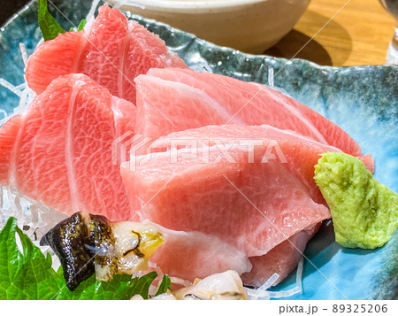 大トロの刺身 89325206