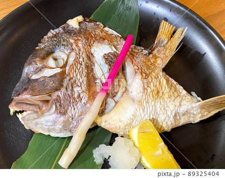 鯛かぶとの塩焼き 鯛かぶとの塩焼き 89325404