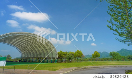 国営讃岐まんのう公園の北側エリアの芝生広場【香川県仲多度郡まんのう町】 国営讃岐まんのう公園の北側エリアの芝生広場【香川県仲多度郡まんのう町】 89326428