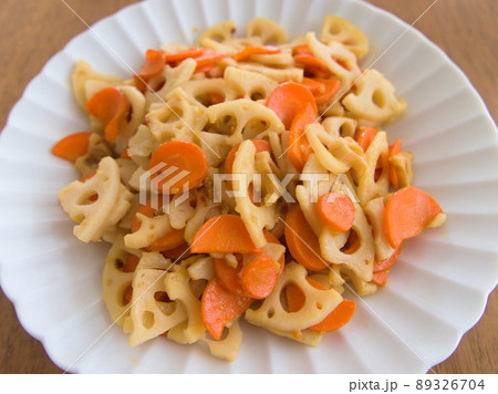 蓮根と人参のきんぴら 蓮根と人参のきんぴら 89326704