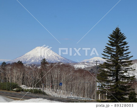 【北海道】中山峠から見る羊蹄山 【北海道】中山峠から見る羊蹄山 89328003