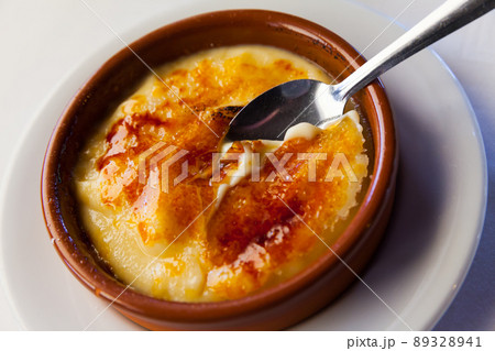 Crema catalana - dessert of Catalonia Crema catalana - dessert of Catalonia 89328941