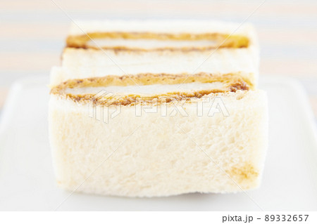 美味しいロースかつサンド 89332657