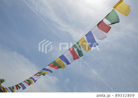 dar lcog in Tibet / チベット仏教のタルチョー(五色旗) - ヨコ dar lcog in Tibet / チベット仏教のタルチョー(五色旗) - ヨコ 89332809