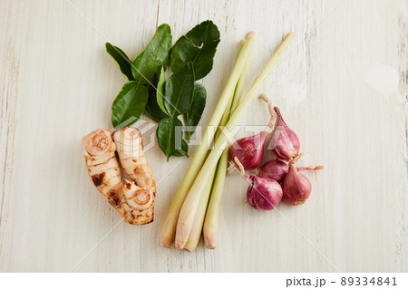 トムヤンクンを作るための食材の集合写真 89334841