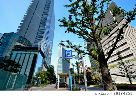 汐留巨大複合都市 シオサイトの超高層ビル群の風景 89334859