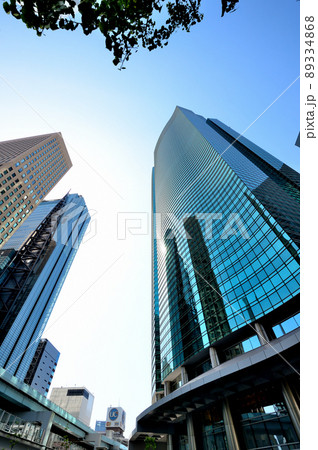 汐留巨大複合都市 シオサイトの超高層ビル群の風景 89334868
