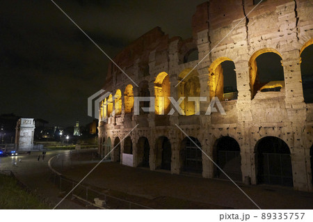 ローマ コロッセオ 夜景 ローマ コロッセオ 夜景 89335757