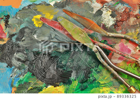 パレットの上の油絵具 パレットの上の油絵具 89336325