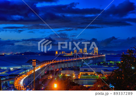 瀬戸大橋中央 夕景 坂出より 瀬戸大橋中央 夕景 坂出より 89337289